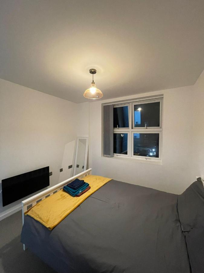 Charming Modern Apartment Near London Heathrow Feltham Zewnętrze zdjęcie